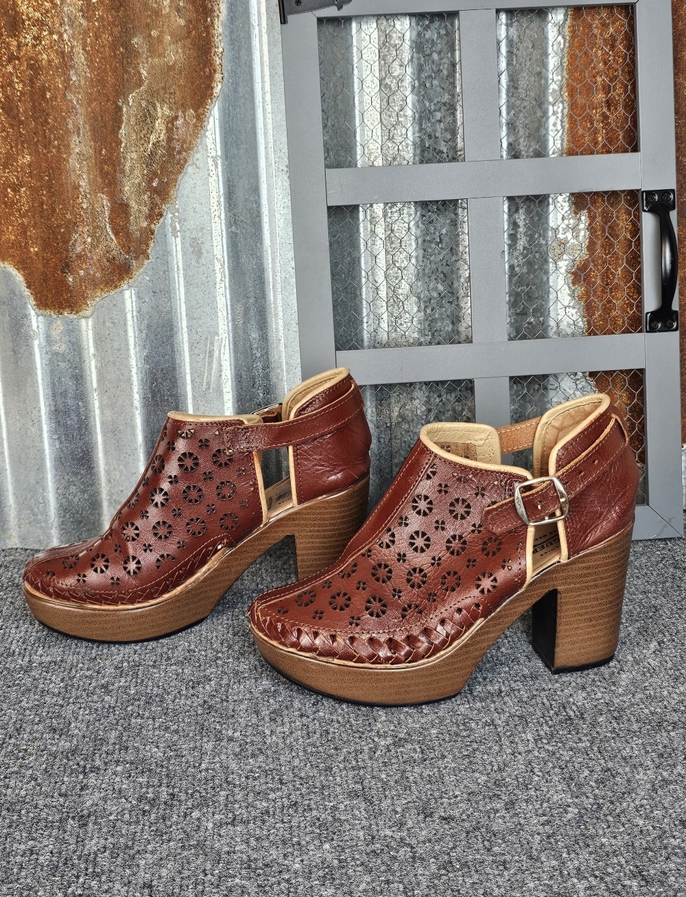 Artisan Vibes: Authentic Mexican Raguer Leather Huaraches